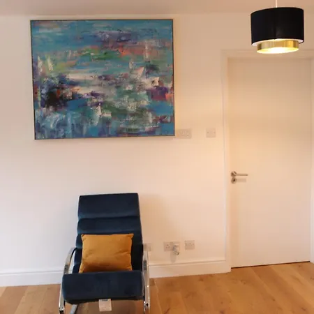 Garland Lovely Apartment, St John's Wood