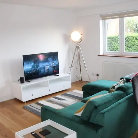 Garland Lovely Apartment, St John's Wood *