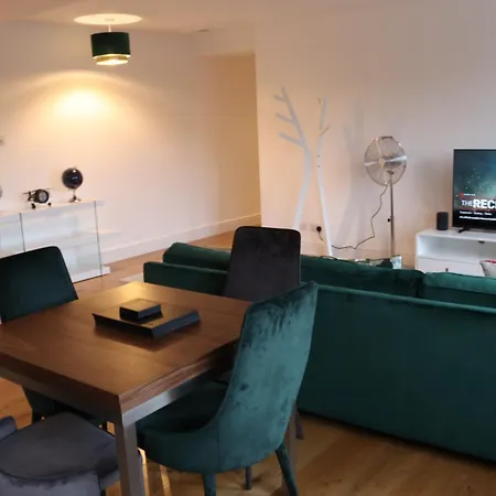 Garland Lovely Apartment, St John's Wood London