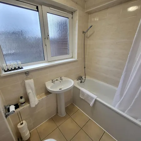 Apartment Garland Modern Spacious Flat,
