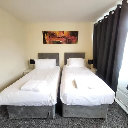 Garland Modern Spacious Flat,