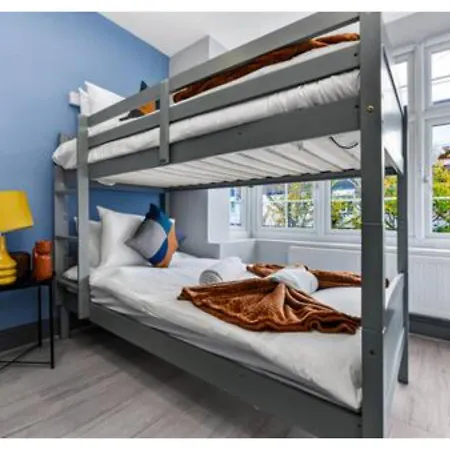 Apartment Three Bedroom - Perfect For Large Groups