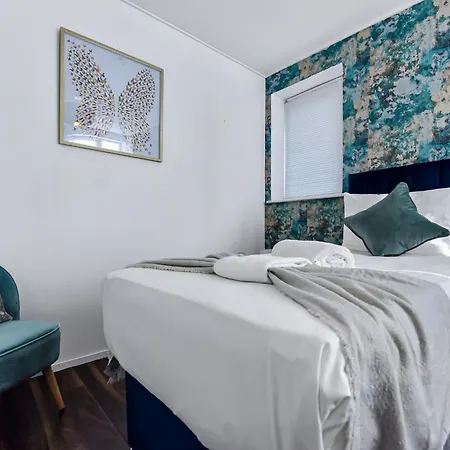 Charming And Modern 2 Bedroom Flat London