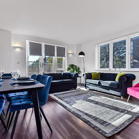 Charming And Modern 2 Bedroom Flat