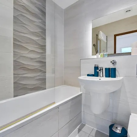 Charming And Modern 2 Bedroom Flat
