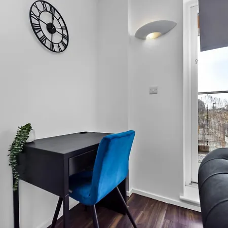 Apartment Charming And Modern 2 Bedroom Flat London