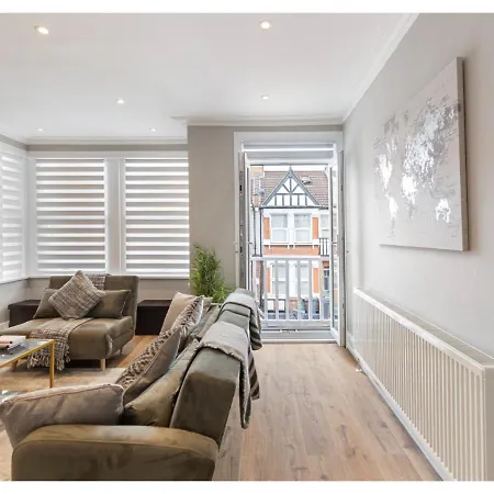 Chic & Radiant Retreat In Harringay Ladder *