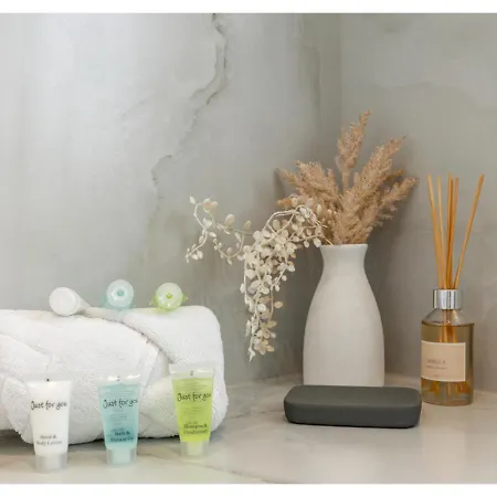 Chic & Radiant Retreat In Harringay Ladder London