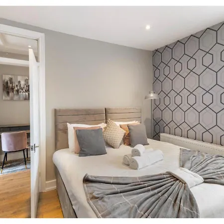 Chic & Radiant Retreat In Harringay Ladder Apartment