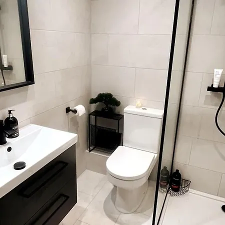 Apartment Chic, Relaxing Just 18 Mins Into The
