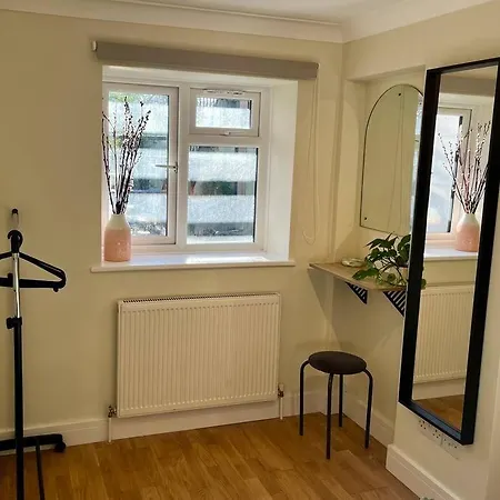 Chic, Relaxing Just 18 Mins Into The Apartment