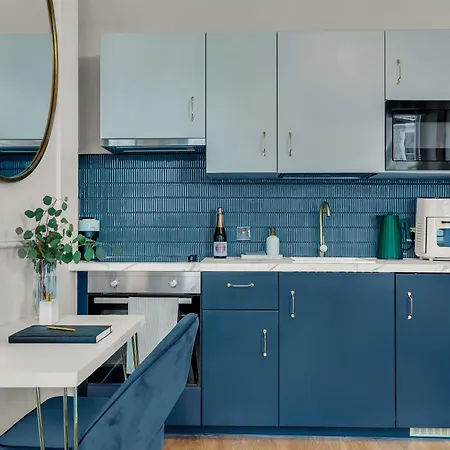 Mysquare Kensington Residences *
