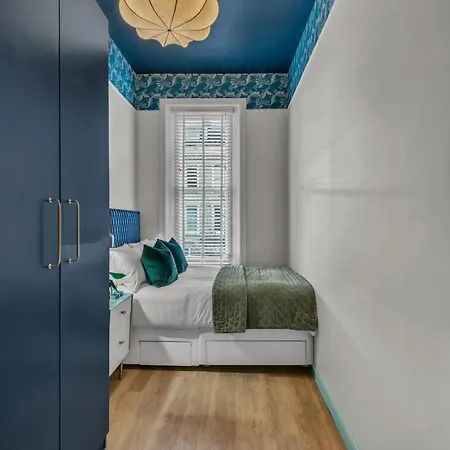 Mysquare Kensington Residences
