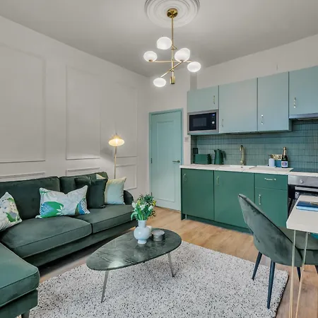 Apartment Mysquare Kensington Residences
