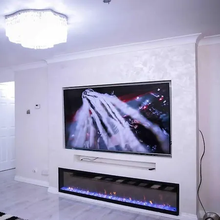 Two Bedroom Unit Apartment London