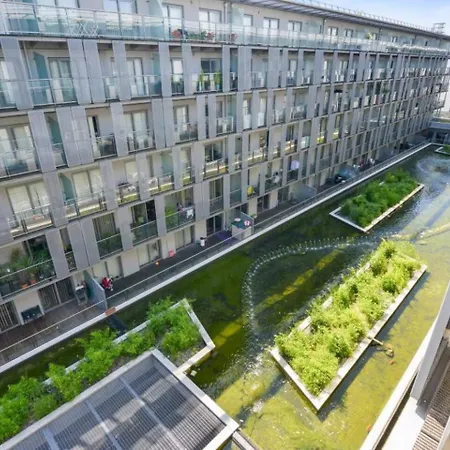 Stylish 1-bed Flat With Sofa-bed In *