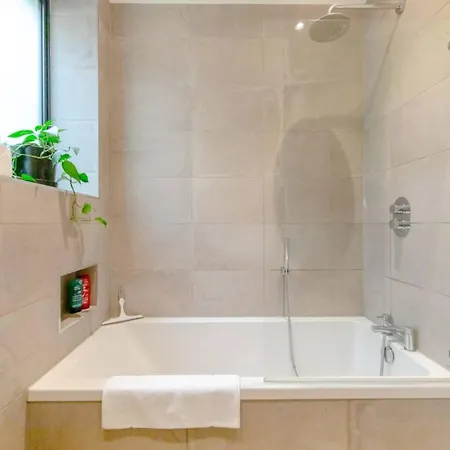 Apartment Charming & Stylish 1bd Flat - Bethnal London