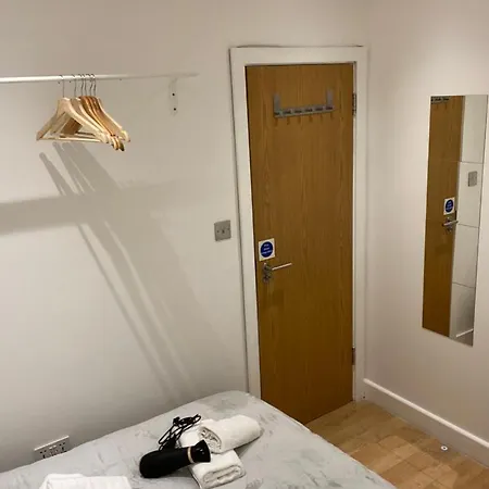 Cosy Private Near Euston Station, * London