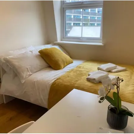 Private In Euston Square, * London