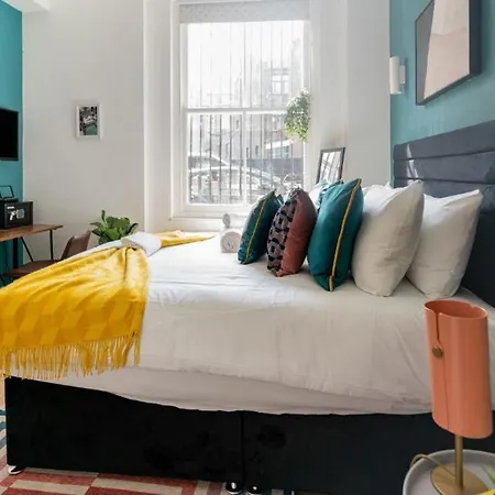 New: Bright & Stylish Perfect For 2 Apartment