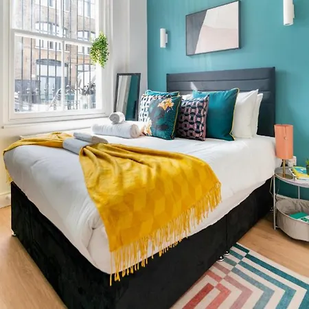 Apartment New: Bright & Stylish Perfect For 2 London