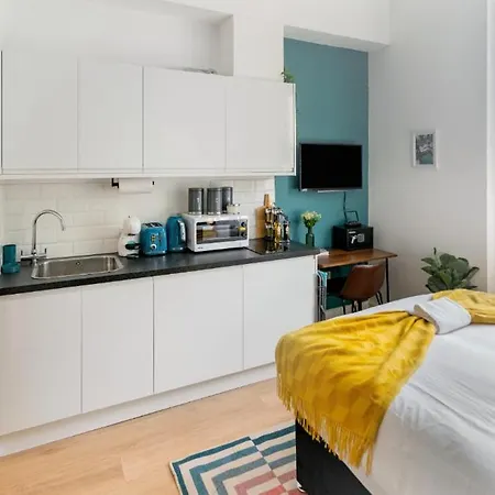 New: Bright & Stylish Perfect For 2 * London