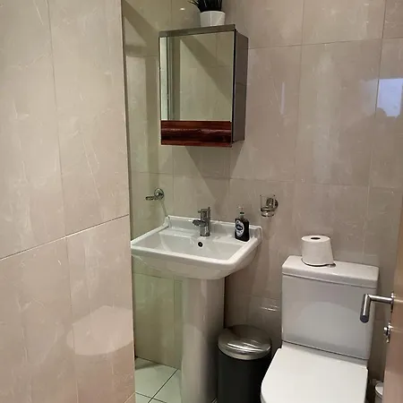 Cosy Private Near Euston Station, * London