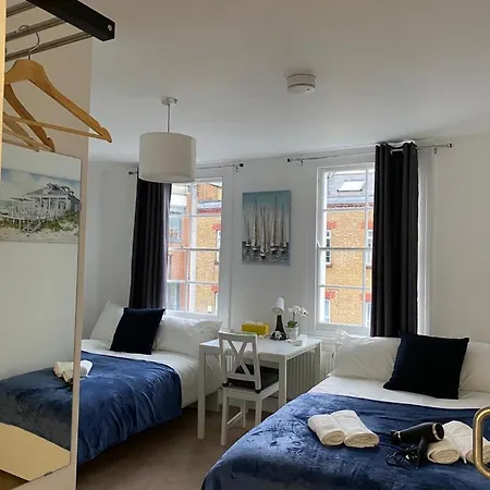Homestay Private Bedrooms In Camden Town, *