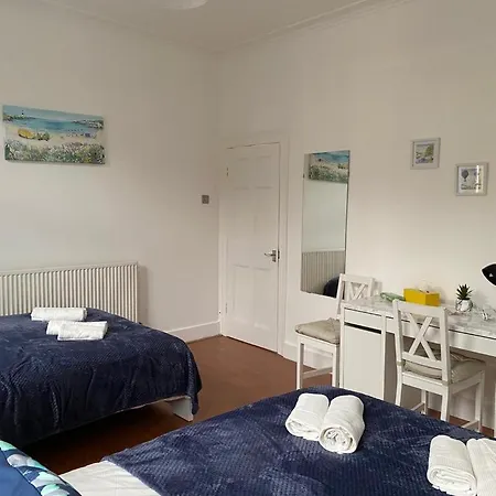 Private Bedrooms In Camden Town, Londýn