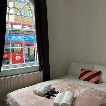 Private Bedrooms In Camden Town, London