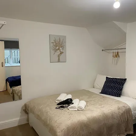 Private Bedrooms In Camden Town, Ubytování v soukromí