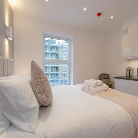 Apartment Dainty Close To Everything *