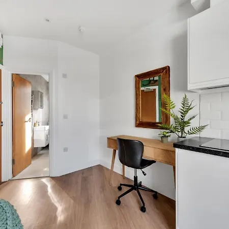 Cozy And Lovely - Close To Everything! London
