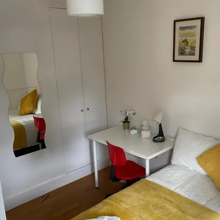 Lovely Private In Euston, * ロンドン