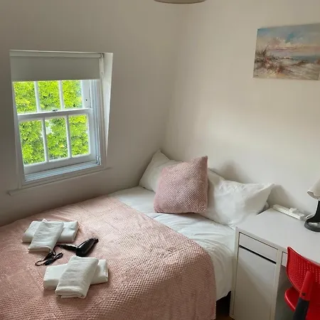 Lovely Private In Euston,