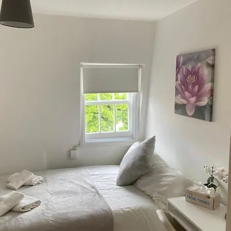 Lovely Private In Euston, * ロンドン