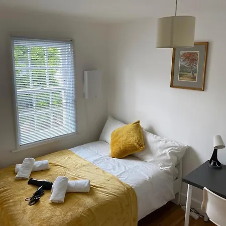 Habitación en casa particular Lovely Private In Euston, Londres