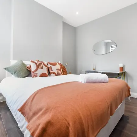 Cozy 3 Bedroom Flat In London! London