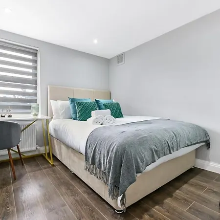 Cozy 3 Bedroom Flat In London! Apartment