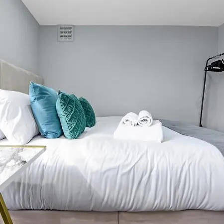 Cozy 3 Bedroom Flat In London!