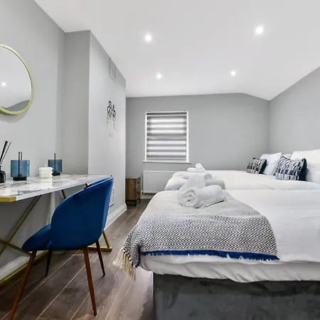 Cozy 3 Bedroom Flat In London! * London
