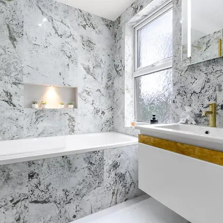 Cozy 3 Bedroom Flat In London! Apartment London