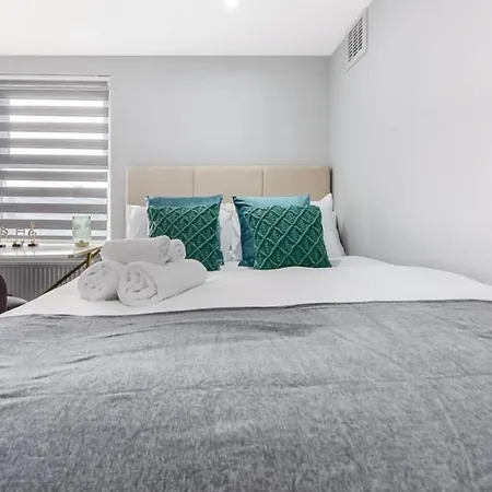Cozy 3 Bedroom Flat In London! *