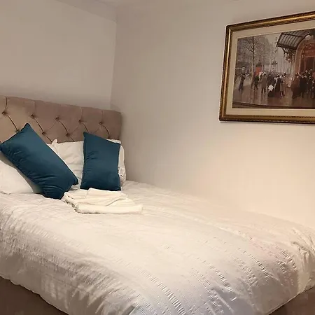 Apartment One Small Bed By Monishortlets