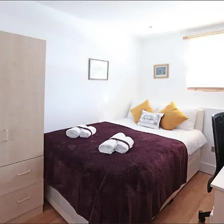 Lovely Private Bedrooms In Euston Station - 121 Homestay London