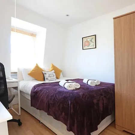 Homestay Lovely Private Bedrooms In Euston Station - 121 London