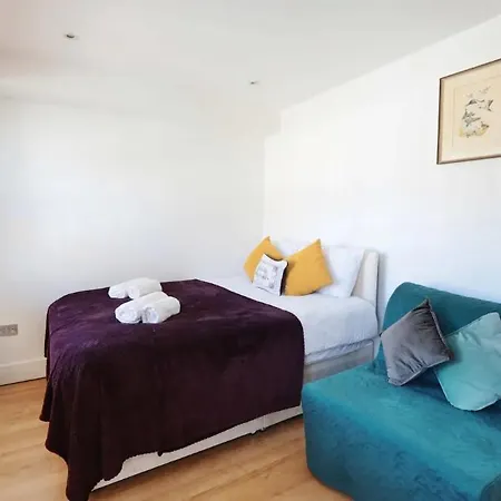 Lovely Private Bedrooms In Euston Station - 121