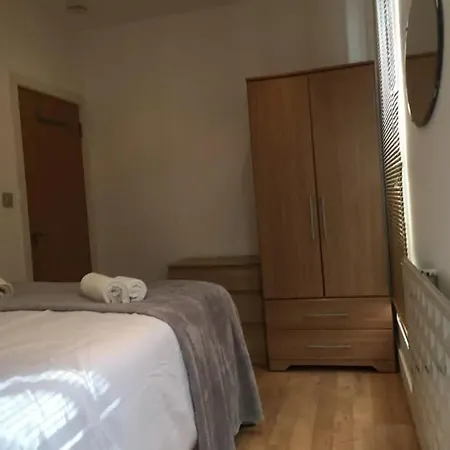 Homestay Lovely Private Bedrooms In Euston Station - 121 *