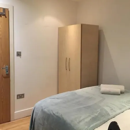 Lovely Private Bedrooms In Euston Station - 121 *