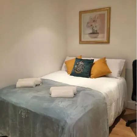 Lovely Private Bedrooms In Euston Station - 121 Homestay London
